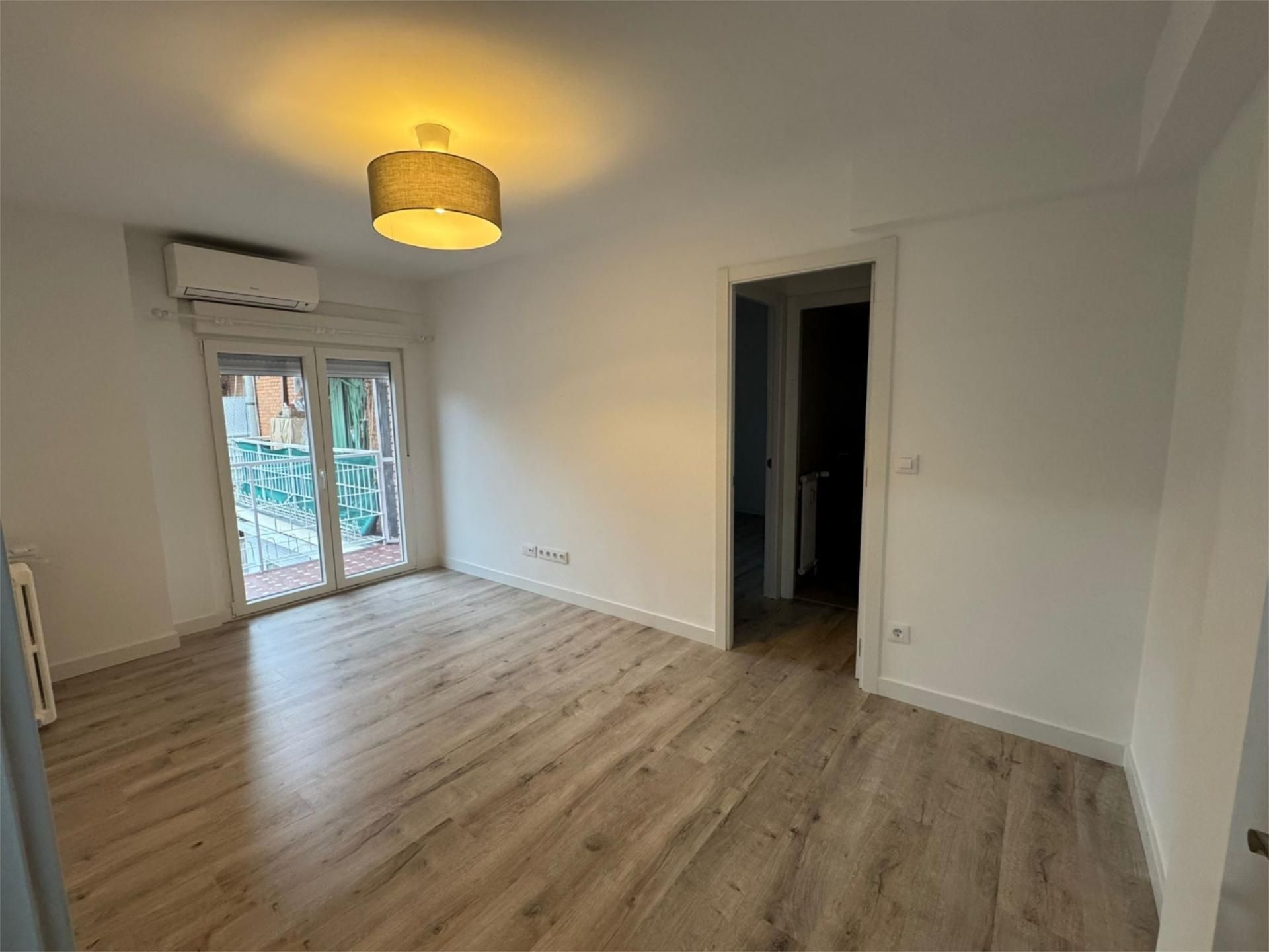 Habitación de Piso de alquiler en  Madrid Capital con Aire acondicionado, Calefacción y Terraza