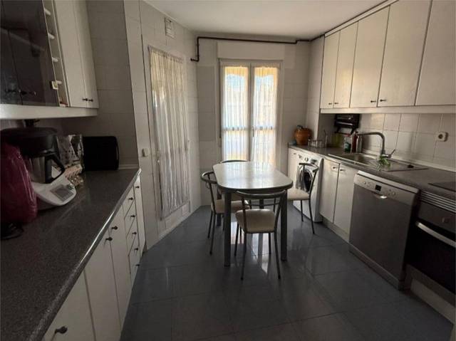 Piso en Venta en Calle de la Violetera, 13 en Palomeras Bajas