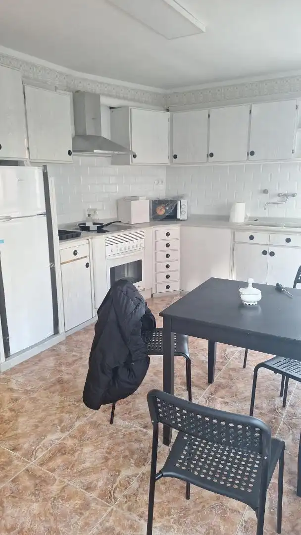 Zimmer in Calle Cipriano Pedrosa, 1, Sama Küche von Wohnung zur untervermieten in Langreo mit Parkett, Terrasse und Abstellraum