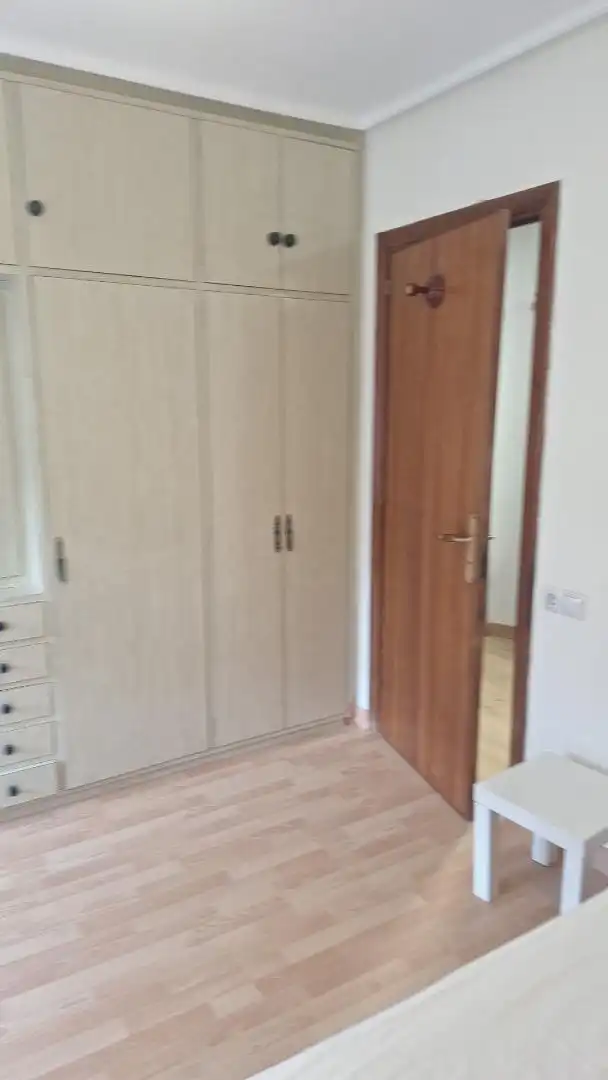 Zimmer in Calle Cipriano Pedrosa, 1, Sama Schlafzimmer von Wohnung zur untervermieten in Langreo mit Parkett, Terrasse und Abstellraum