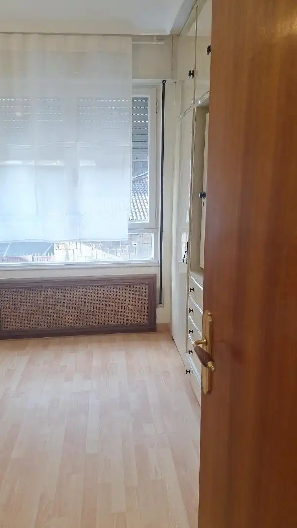 Zimmer in Calle Cipriano Pedrosa, 1, Sama Schlafzimmer von Wohnung zur untervermieten in Langreo mit Parkett, Terrasse und Abstellraum