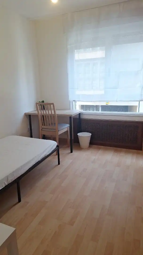 Zimmer in Calle Cipriano Pedrosa, 1, Sama Schlafzimmer von Wohnung zur untervermieten in Langreo mit Parkett, Terrasse und Abstellraum