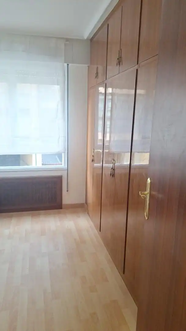 Zimmer in Calle Cipriano Pedrosa, 1, Sama Schlafzimmer von Wohnung zur untervermieten in Langreo mit Parkett, Terrasse und Abstellraum