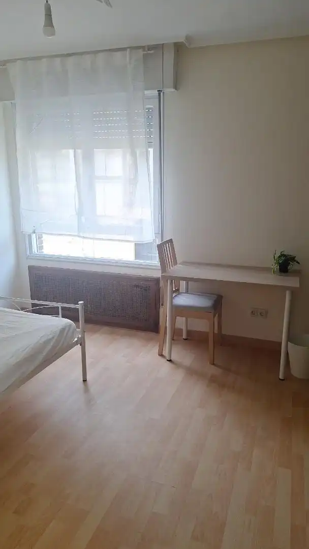 Zimmer in Calle Cipriano Pedrosa, 1, Sama Schlafzimmer von Wohnung zur untervermieten in Langreo mit Parkett, Terrasse und Abstellraum