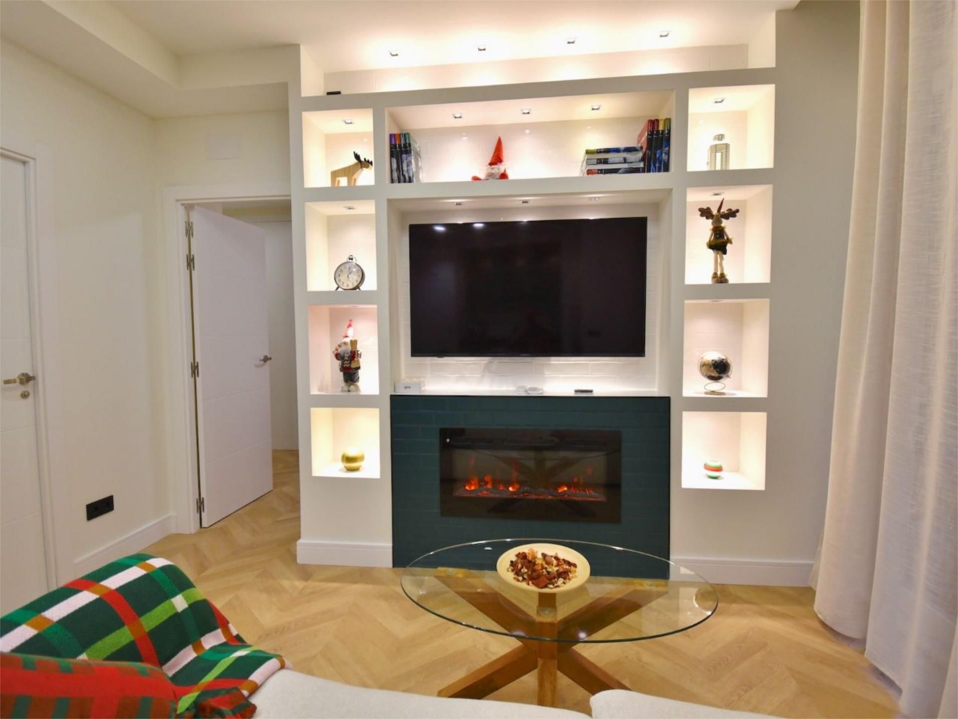 Sala d'estar de Pis en venda en  Madrid Capital amb Aire condicionat i Terrassa