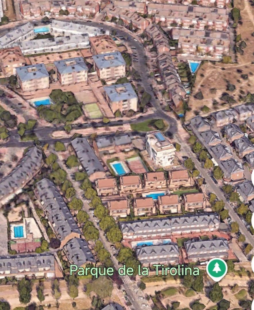 Vista exterior de Casa o xalet en venda en Boadilla del Monte amb Aire condicionat i Piscina