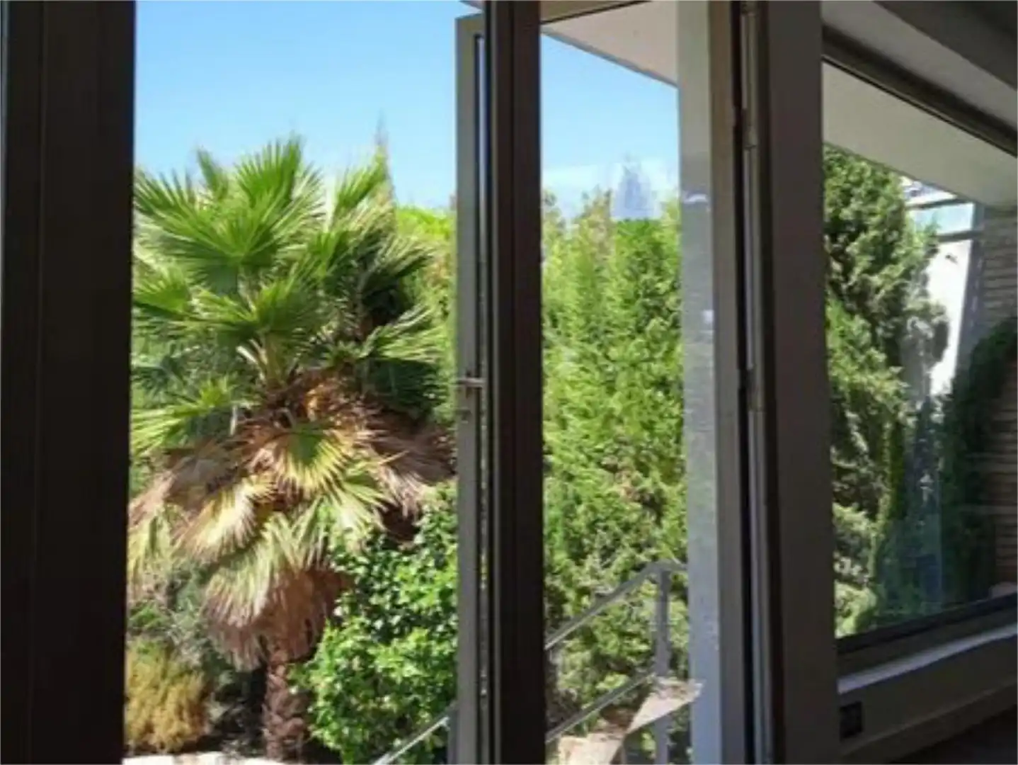 Houses for sale in Avinguda de la Costa Blanca, 48, Cabo de las Huertas Garden of Houses for sale in Alicante / Alacant with Air Conditioner, Terrace and Balcony