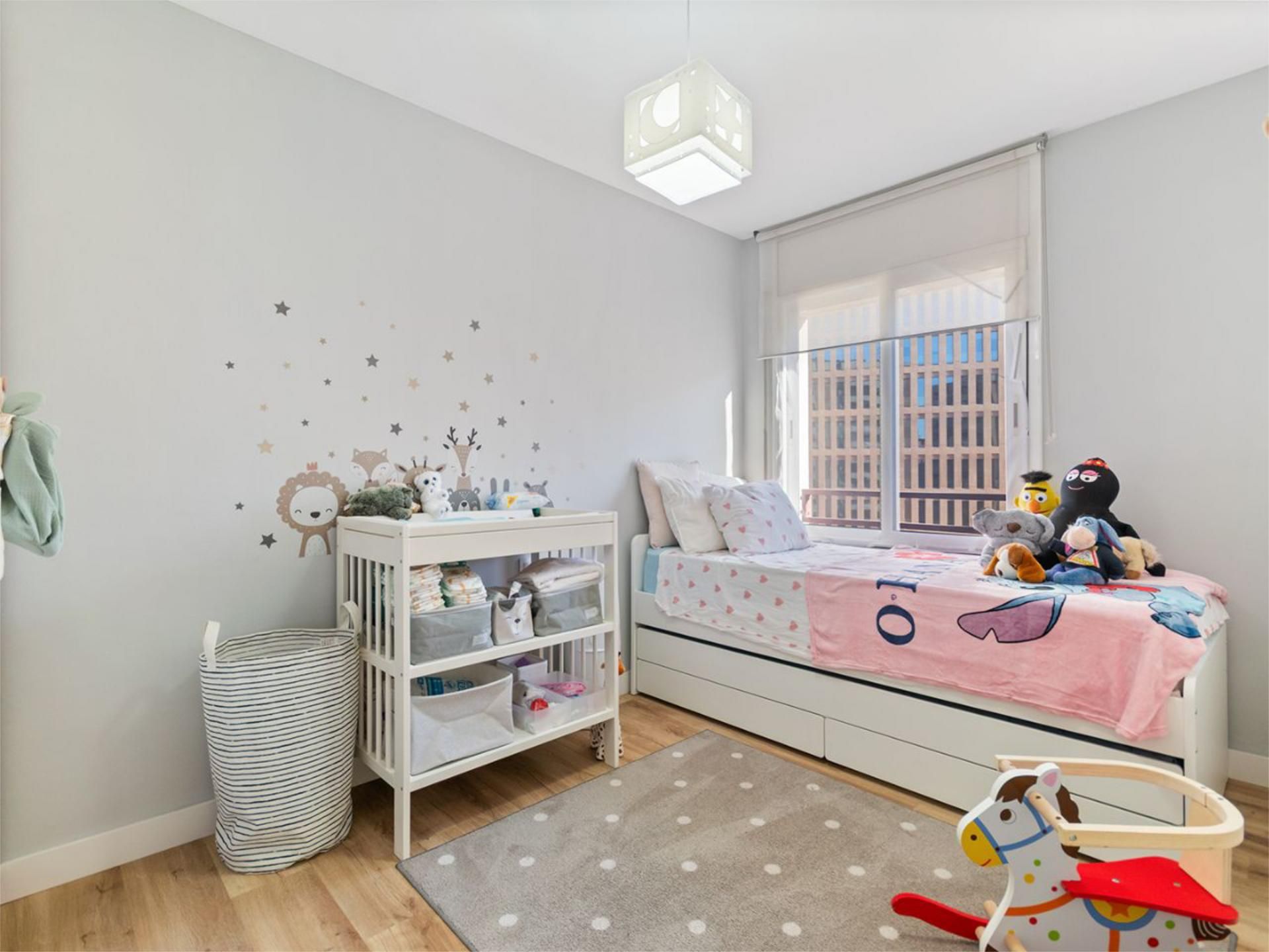 Dormitori de Pis en venda en L'Hospitalet de Llobregat amb Aire condicionat i Balcó