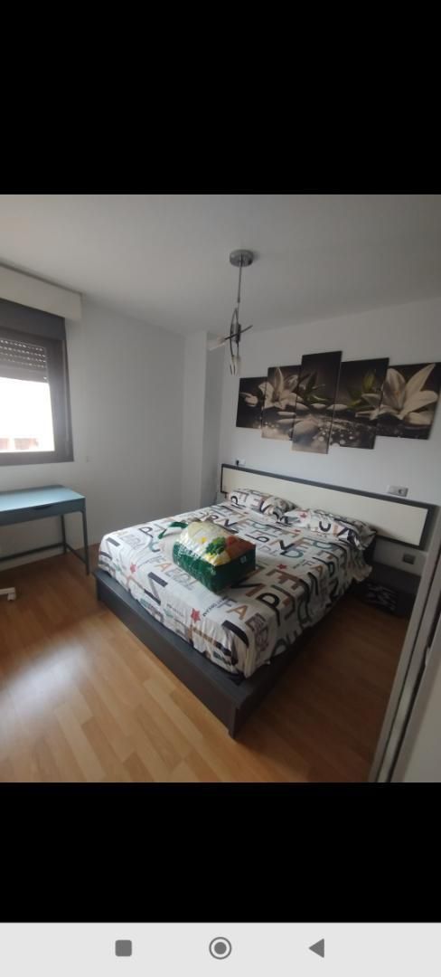 Flat to share in Carrer D'Agustín Jiménez Navarlaz, Benisaudet