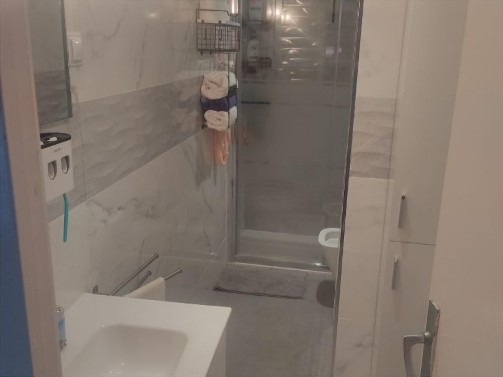 Pis per a compartir a Carrer Vint, 51, Bonavista