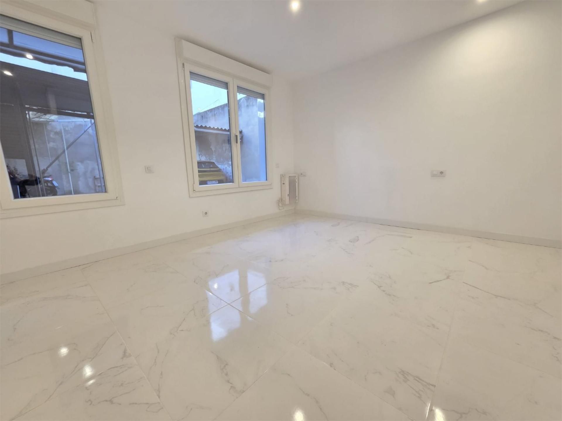 Flat for sale in  Madrid Capital  with Air Conditioner, Heating and Community parking