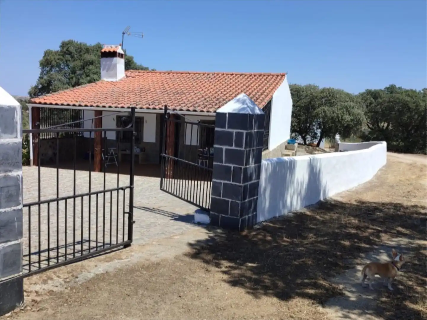 Finca rústica en venta en Calle Santa Lucía, 15, Brozas Vista exterior de Finca rústica en venta en Brozas con Calefacción, Jardín privado y Parquet
