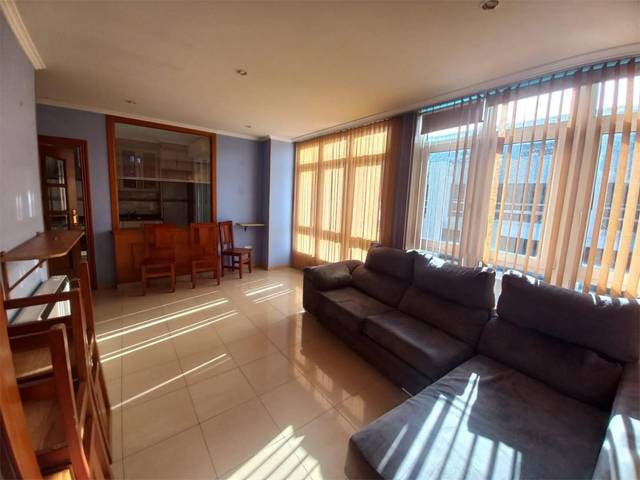Piso en Venta en Avenida Castelao, 19 en A Illa de Arousa
