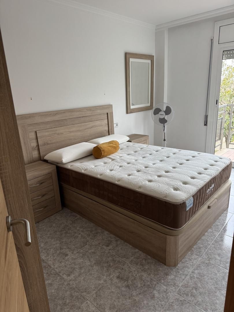 Bedroom of Flat to rent in Figueres  with Air Conditioner, Heating and Furnished