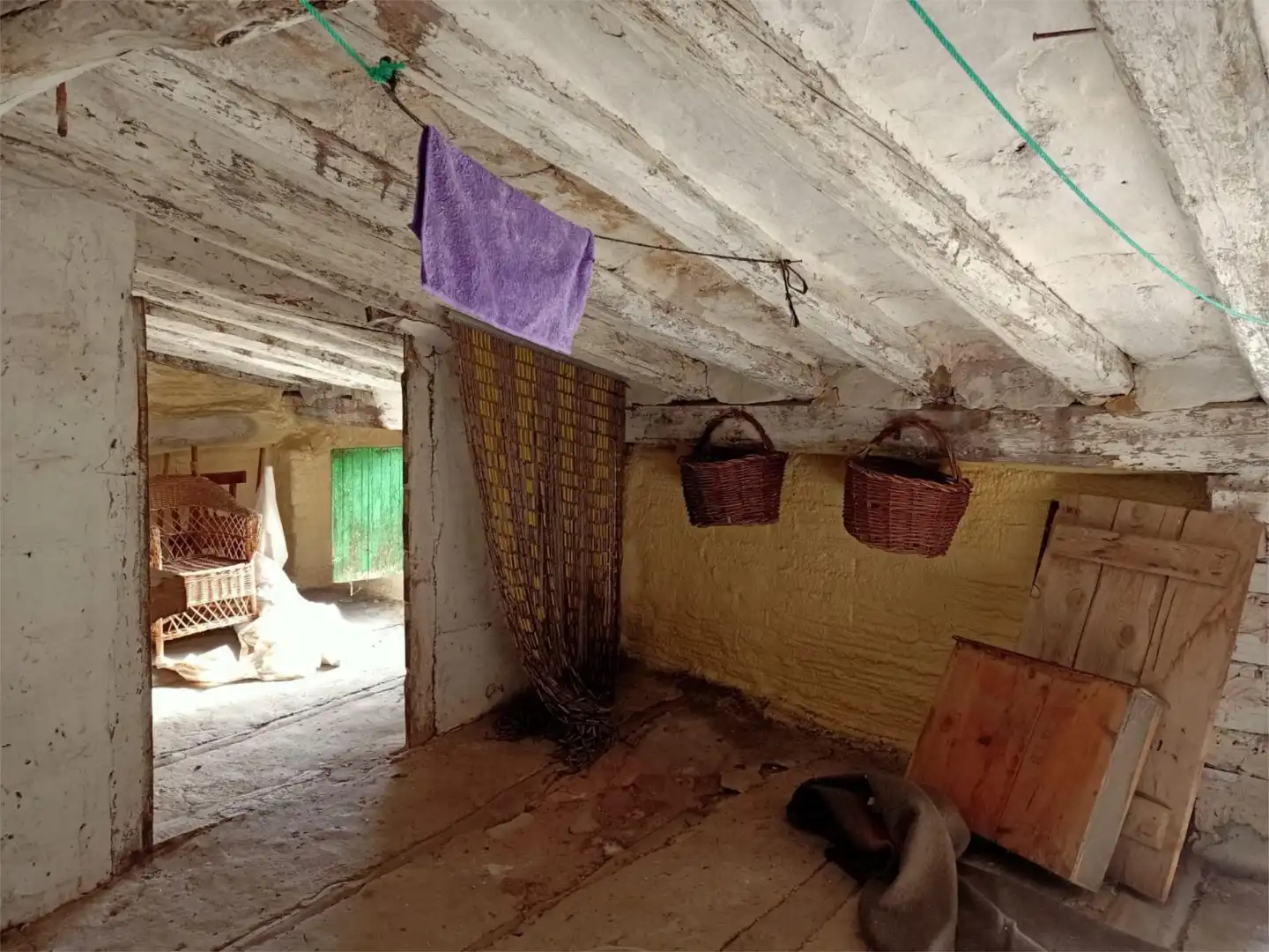 Pis en venda a Calle Calvete, 13, Torres de Albarracín Pis en venda en Torres de Albarracín amb Calefacció, Moblat i Balcó