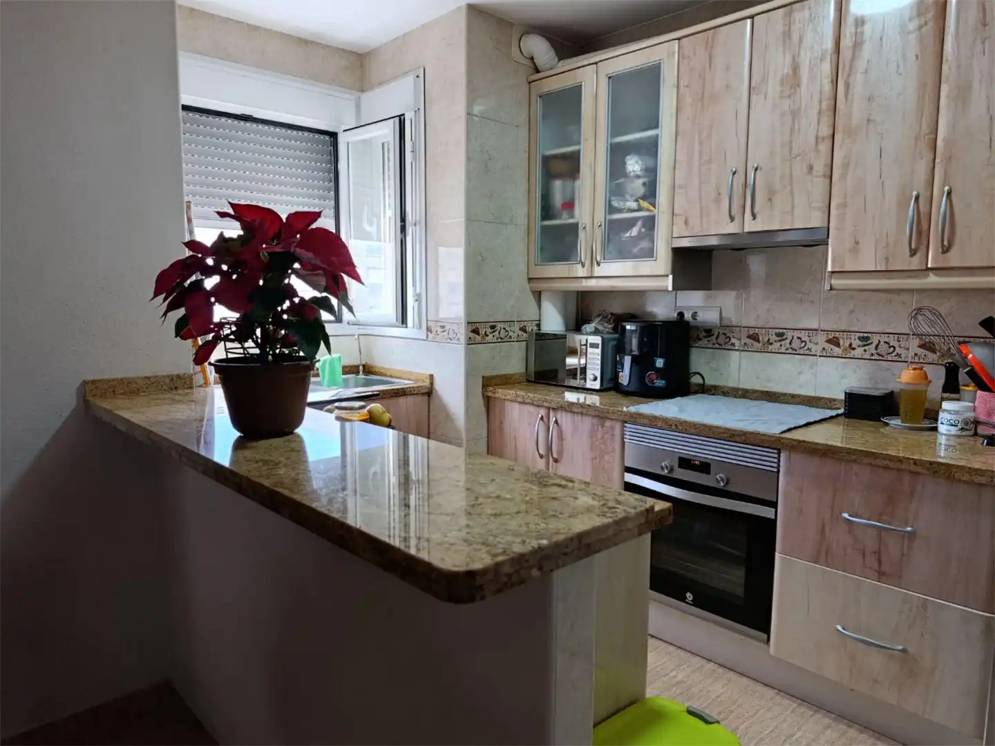 Piso en venta en Calle Teruel, 142, Piedras Redondas - Torrecárdenas Cocina de Piso en venta en Almería con Aire acondicionado, Terraza y Amueblado