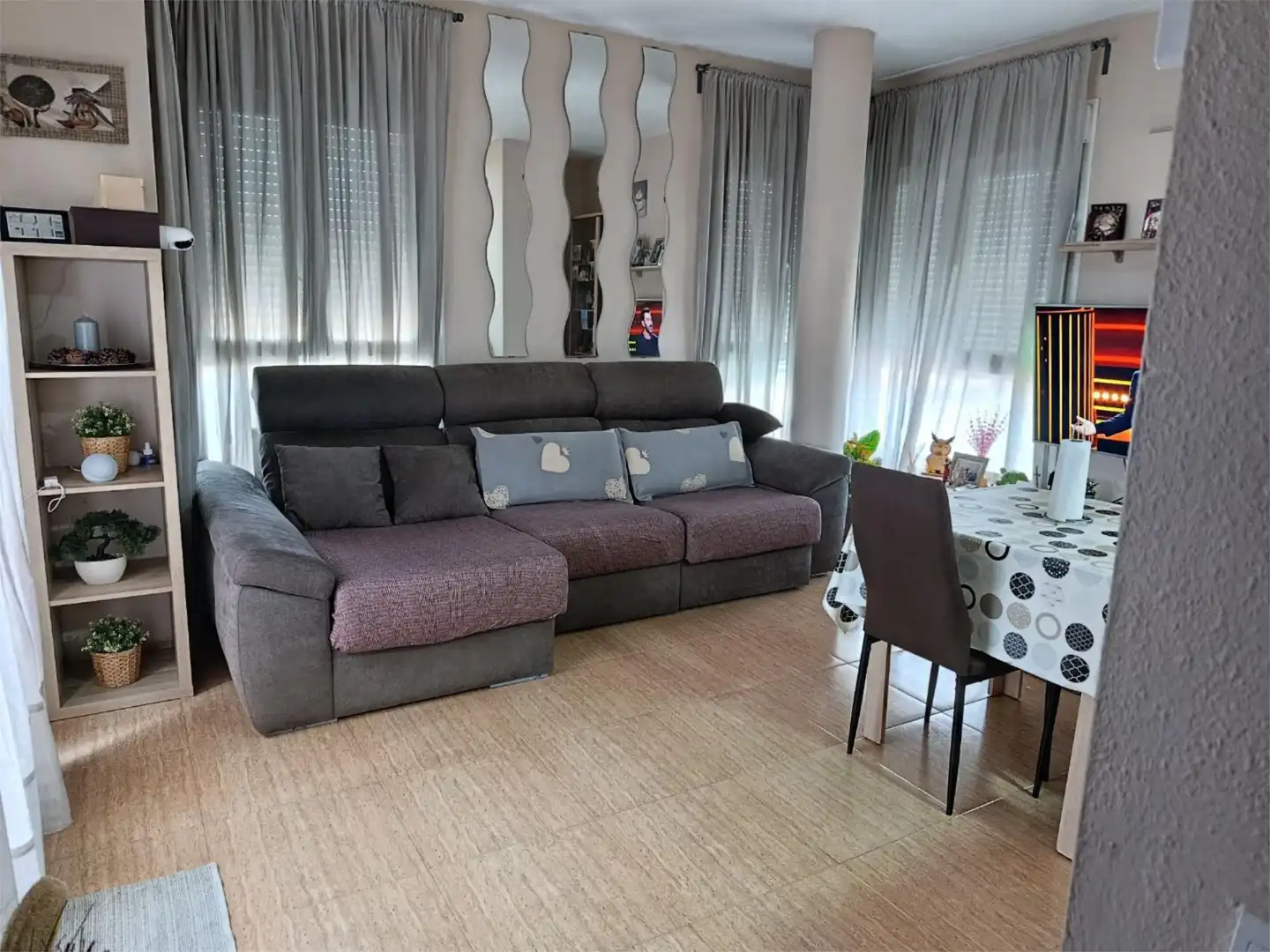 Piso en venta en Calle Teruel, 142, Piedras Redondas - Torrecárdenas Sala de estar de Piso en venta en Almería con Aire acondicionado, Terraza y Amueblado