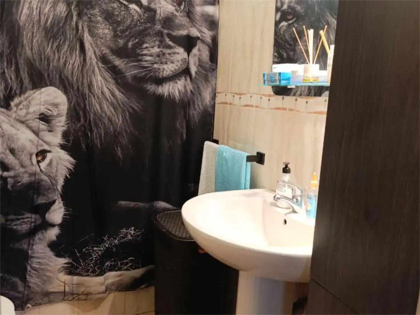 Piso en venta en Calle Teruel, 142, Piedras Redondas - Torrecárdenas Baño de Piso en venta en Almería con Aire acondicionado, Terraza y Amueblado