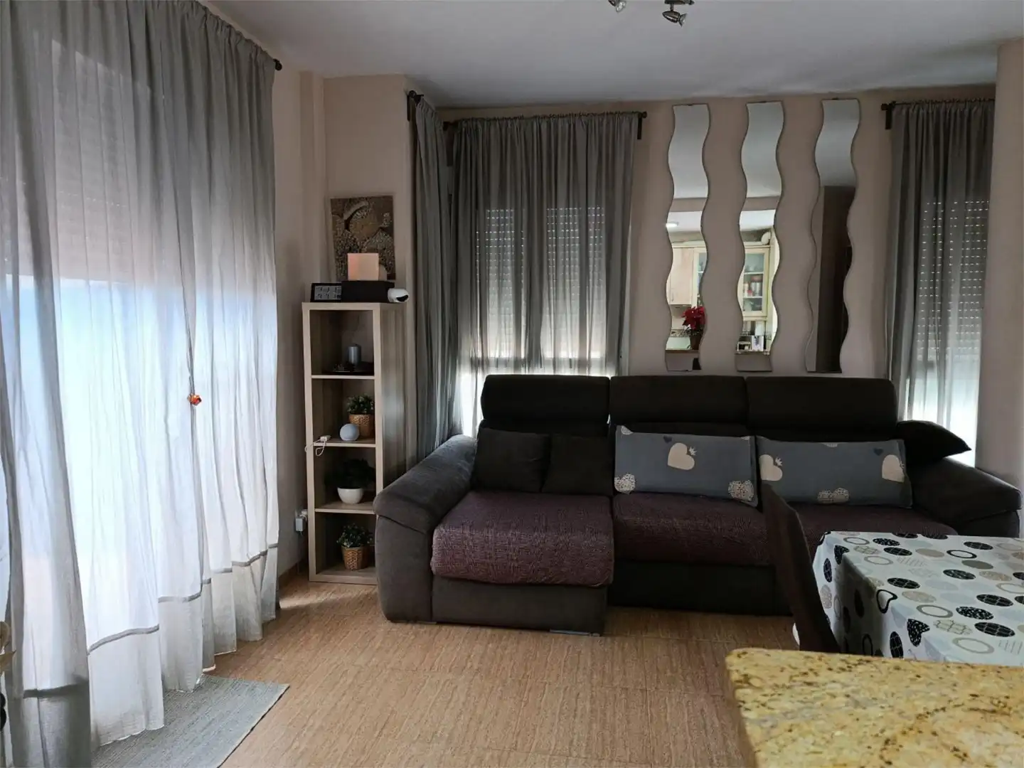 Piso en venta en Calle Teruel, 142, Piedras Redondas - Torrecárdenas Sala de estar de Piso en venta en Almería con Aire acondicionado, Terraza y Amueblado