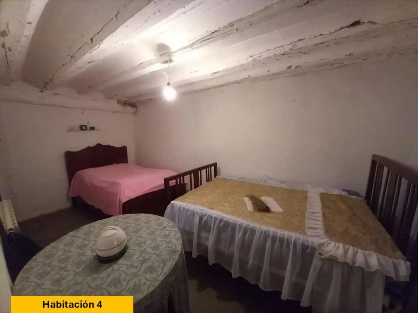 Dormitori de Casa adosada en venda en Noviercas amb Calefacció, Moblat i Balcó