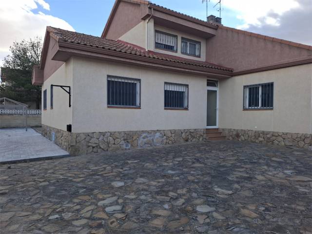 Casa-chalet en Venta en Avenida de los Prados, 47 en Serracines