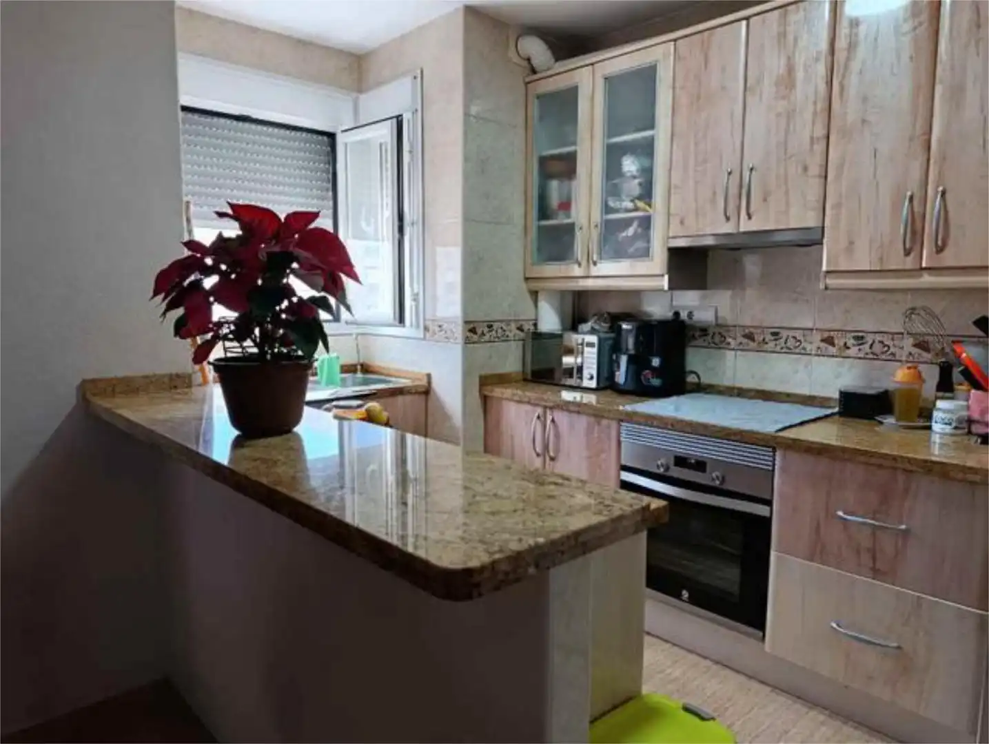 Ático en venta en Piedras Redondas - Torrecárdenas Cocina de Ático en venta en Almería con Terraza y Amueblado