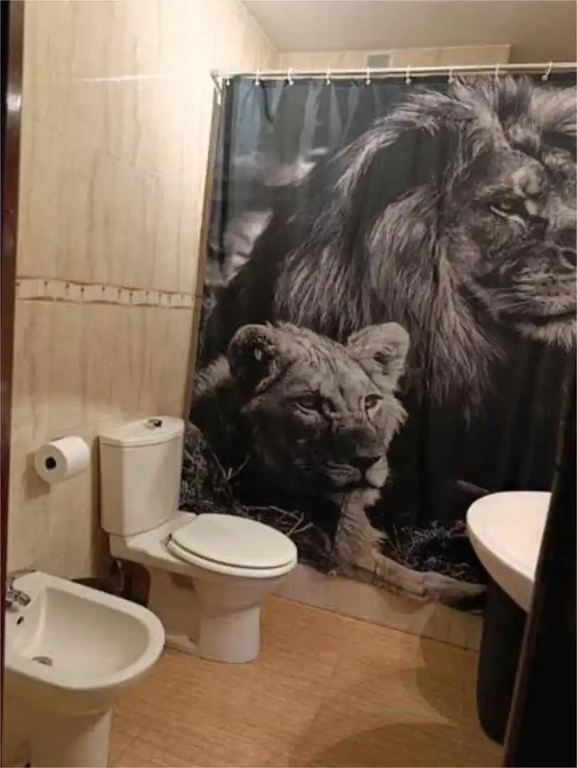 Ático en venta en Piedras Redondas - Torrecárdenas Baño de Ático en venta en Almería con Terraza y Amueblado