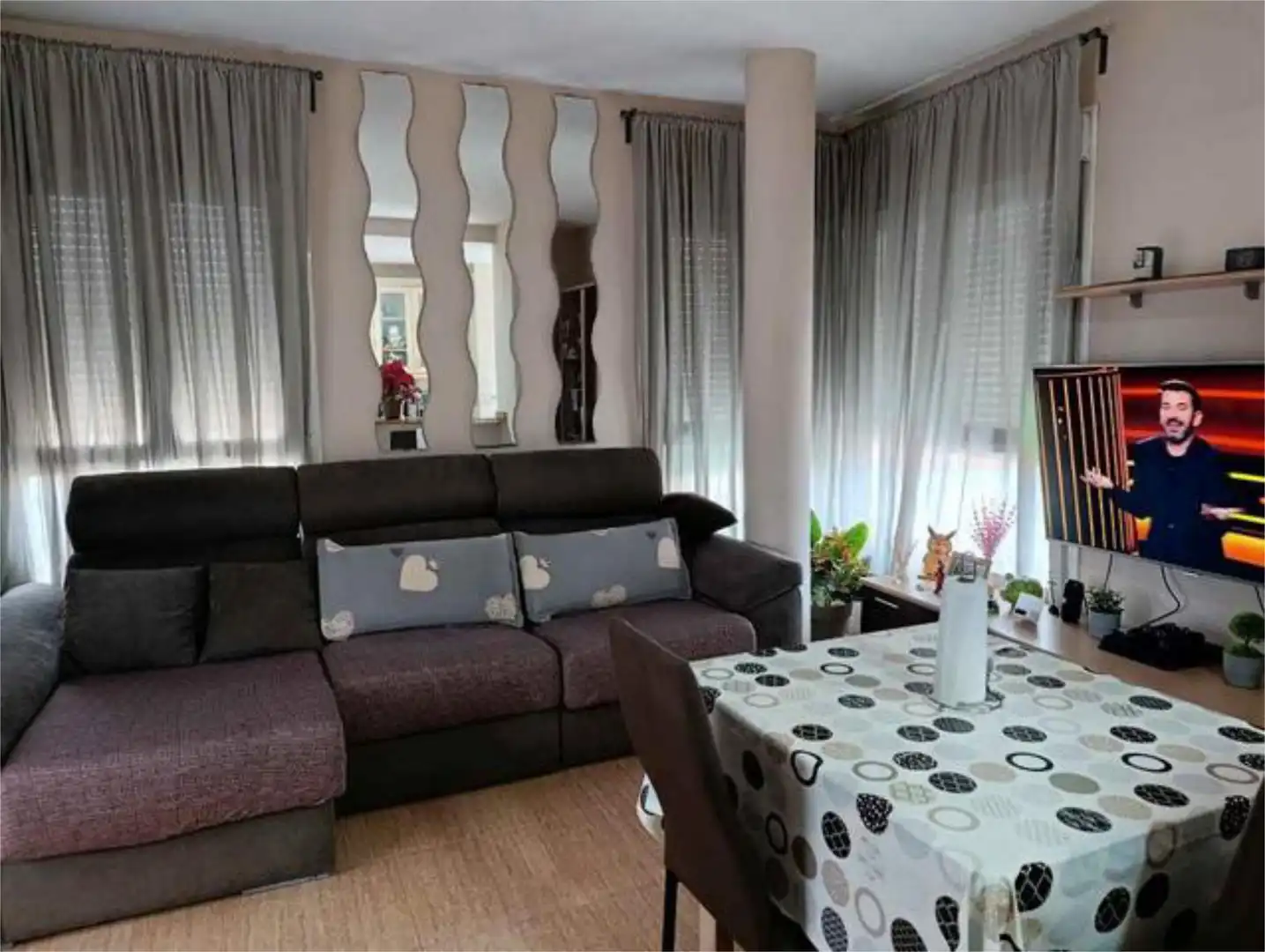 Ático en venta en Piedras Redondas - Torrecárdenas Sala de estar de Ático en venta en Almería con Terraza y Amueblado