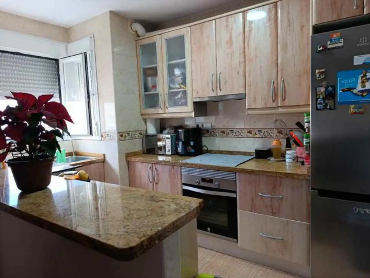 Ático en venta en Piedras Redondas - Torrecárdenas Cocina de Ático en venta en Almería con Terraza y Amueblado