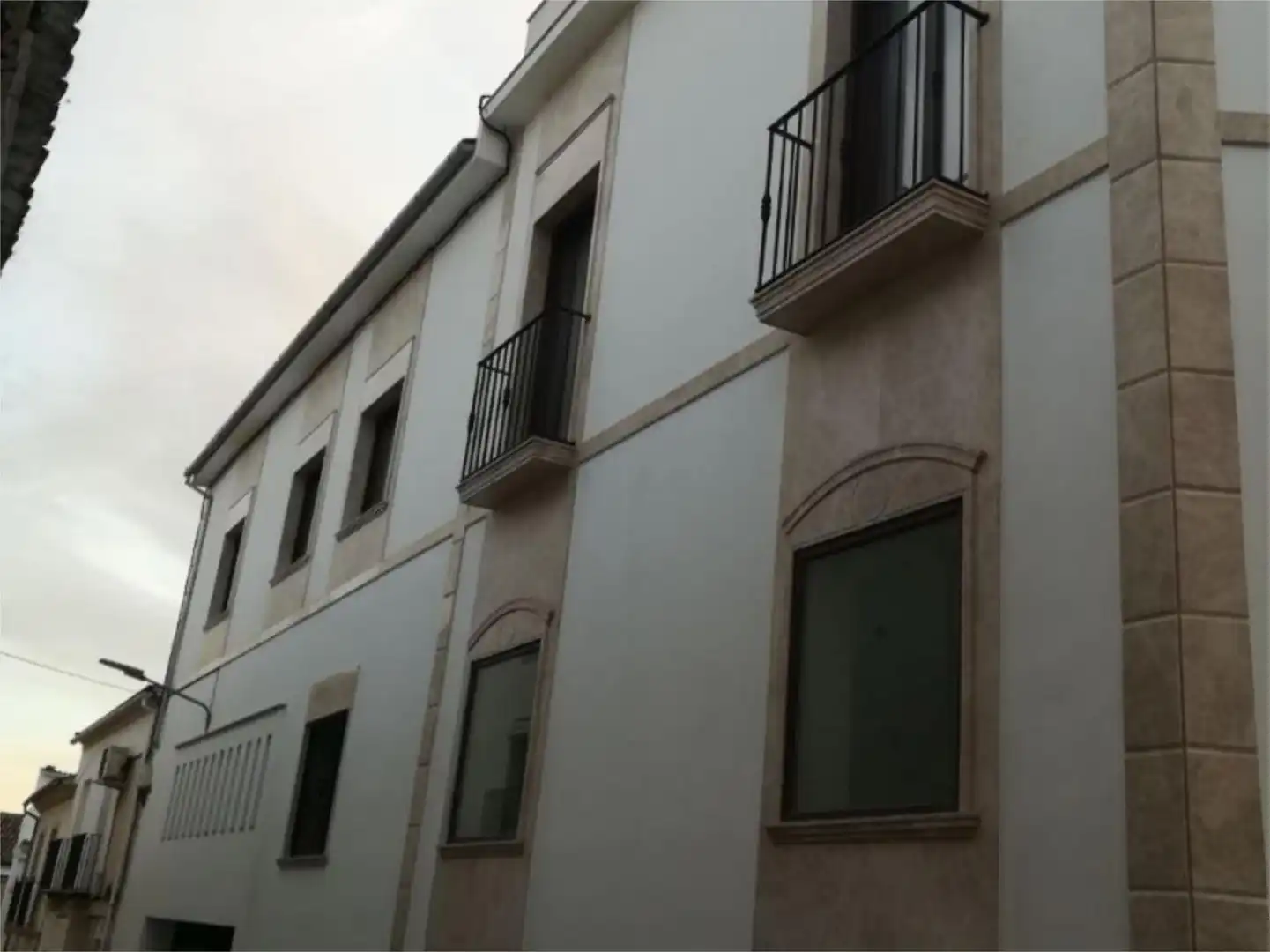 Einfamilien-Reihenhaus zum Verkauf in Calle Felipe IV, Montilla Außenansicht von Einfamilien-Reihenhaus zum Verkauf in Montilla mit Terrasse, Abstellraum und Balkon
