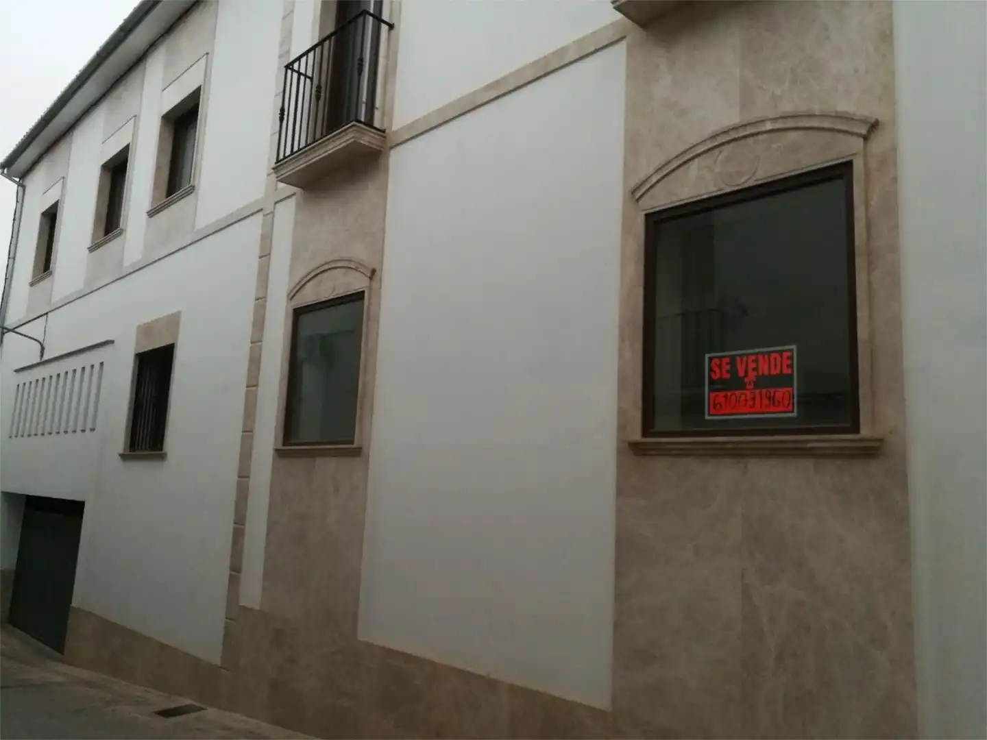 Einfamilien-Reihenhaus zum Verkauf in Calle Felipe IV, Montilla Außenansicht von Einfamilien-Reihenhaus zum Verkauf in Montilla mit Terrasse, Abstellraum und Balkon
