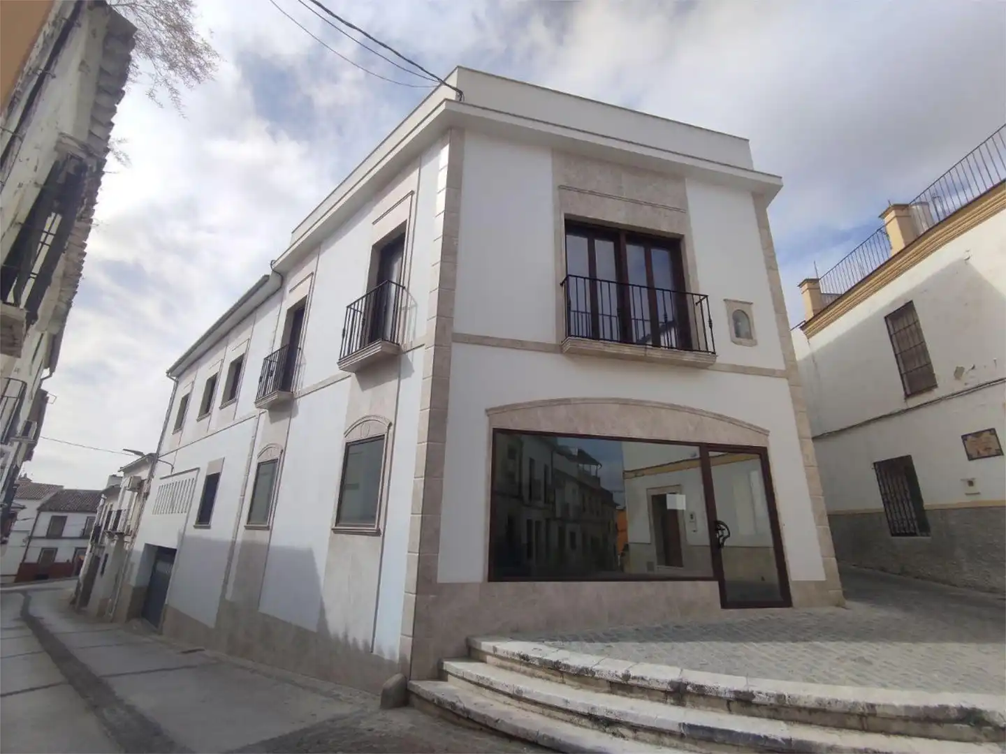 Einfamilien-Reihenhaus zum Verkauf in Calle Felipe IV, Montilla Außenansicht von Einfamilien-Reihenhaus zum Verkauf in Montilla mit Terrasse, Abstellraum und Balkon