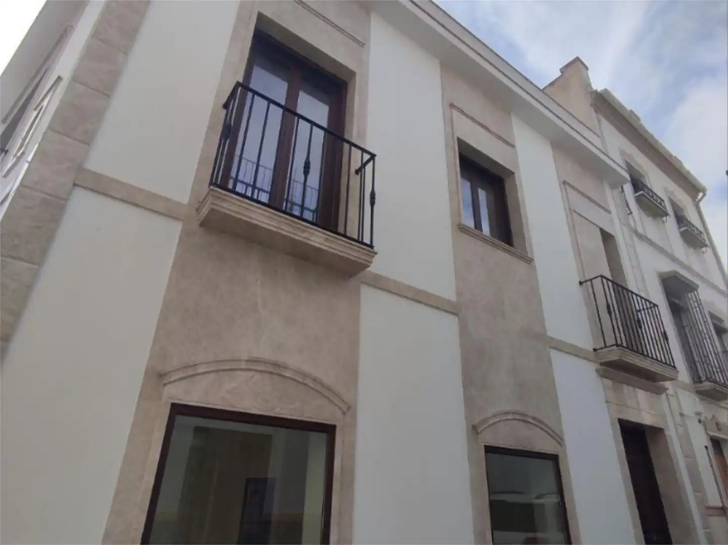 Einfamilien-Reihenhaus zum Verkauf in Calle Felipe IV, Montilla Außenansicht von Einfamilien-Reihenhaus zum Verkauf in Montilla mit Terrasse, Abstellraum und Balkon
