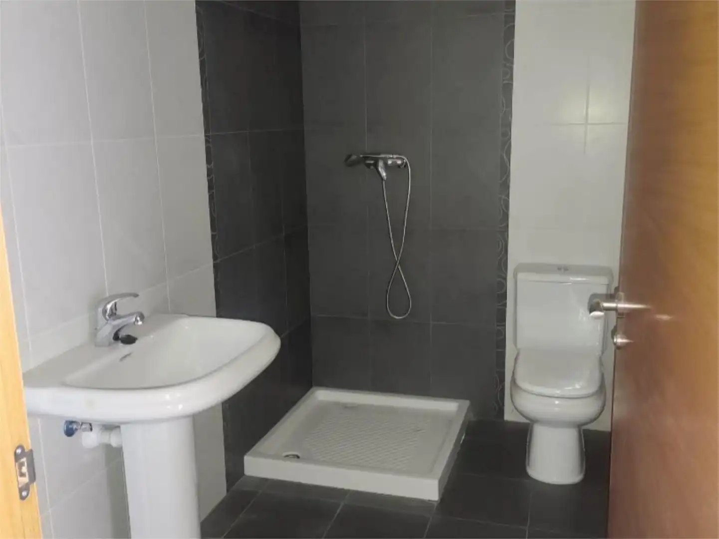 Casa adosada en venta en Calle Baigorri, 8, Lerín Baño de Casa adosada en venta en Lerín con Calefacción, Jardín privado y Parquet