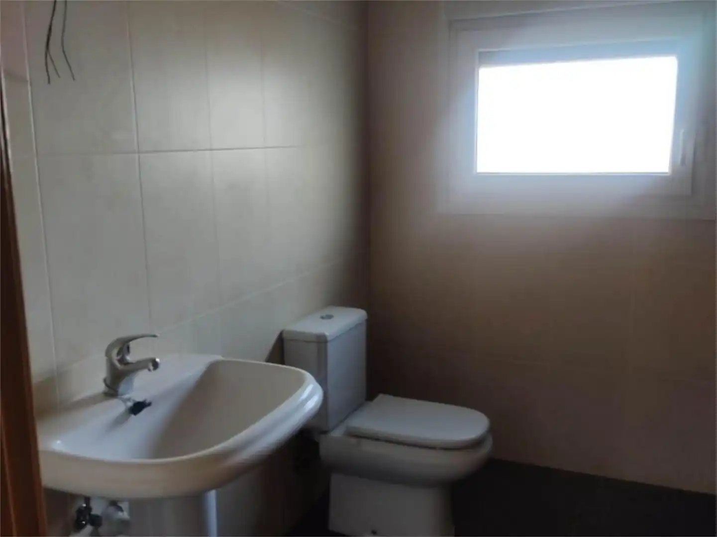 Casa adosada en venta en Calle Baigorri, 8, Lerín Baño de Casa adosada en venta en Lerín con Calefacción, Jardín privado y Parquet