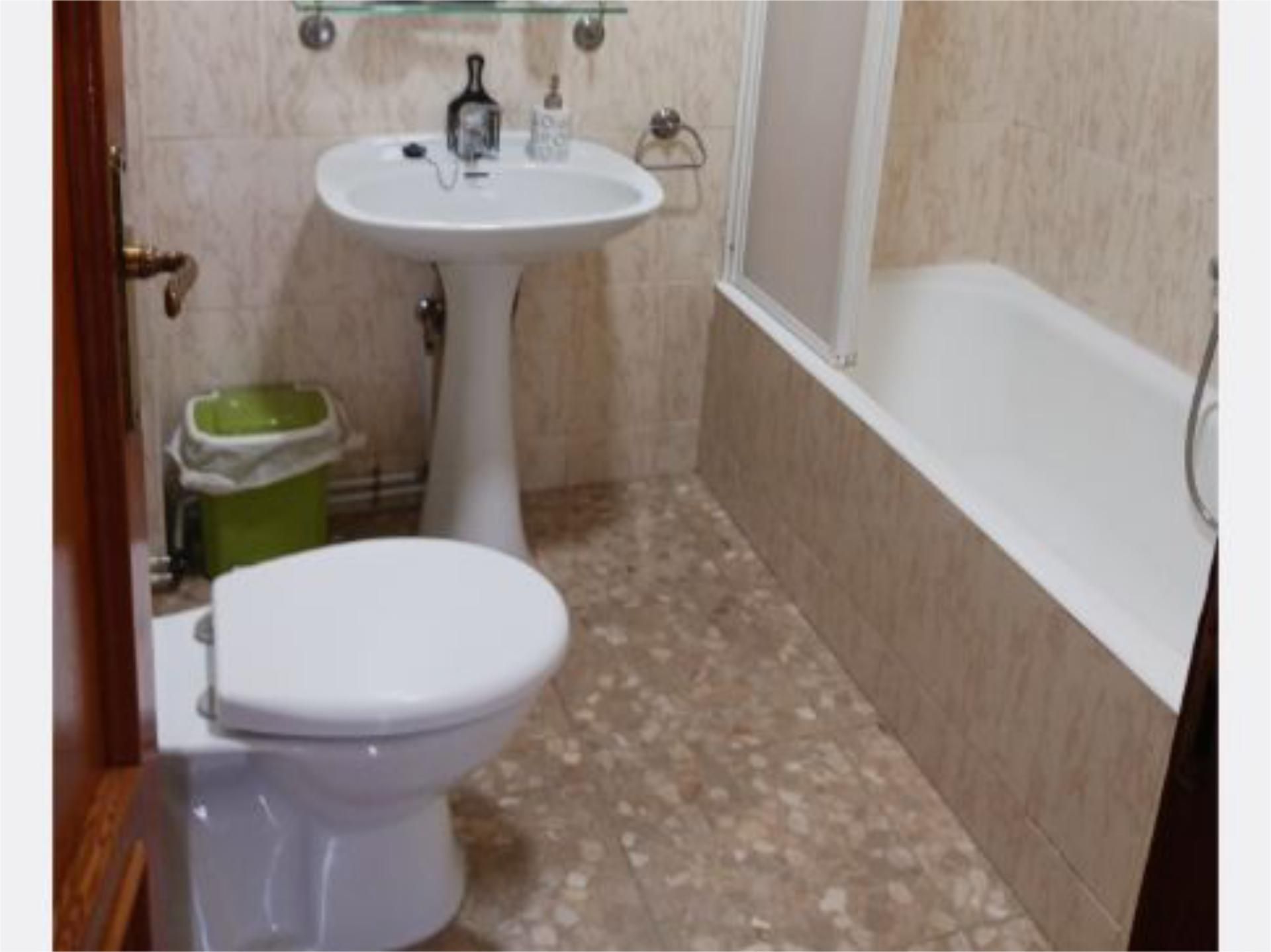 Bathroom of Flat for sale in Colmenar de Oreja  with Heating