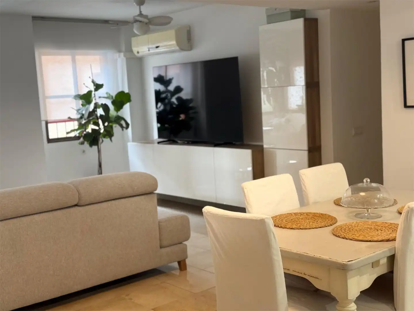 Flat for sale in Calle Salvador Dalí, 10, Parque Atlántico- San Matías Living room of Flat for sale in Sevilla Capital with Air Conditioner, Swimming Pool and Balcony