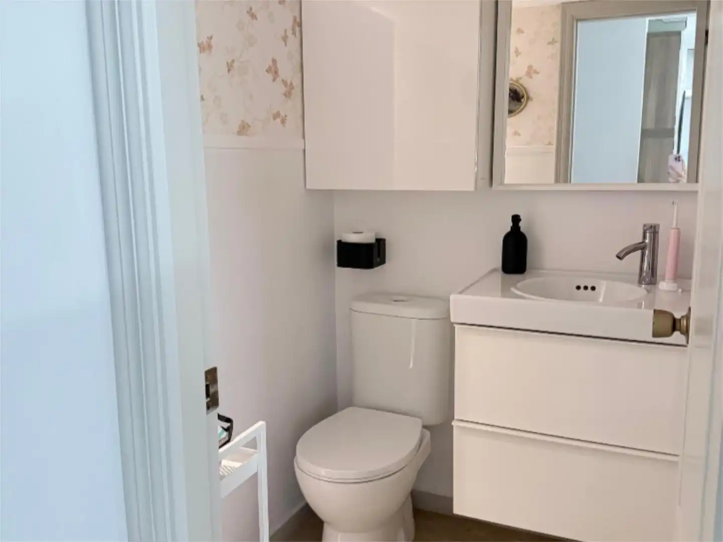 Flat for sale in Calle Salvador Dalí, 10, Parque Atlántico- San Matías Bathroom of Flat for sale in Sevilla Capital with Air Conditioner, Swimming Pool and Balcony