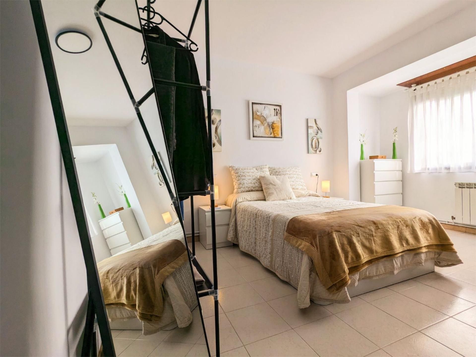 Bedroom of Flat to rent in Ferrol  with Heating, Terrace and Furnished