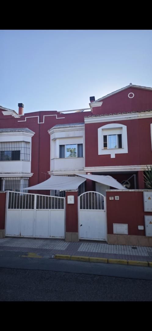 Vista exterior de Casa o chalet de alquiler en Bollullos de la Mitación con Aire acondicionado, Terraza y Balcón