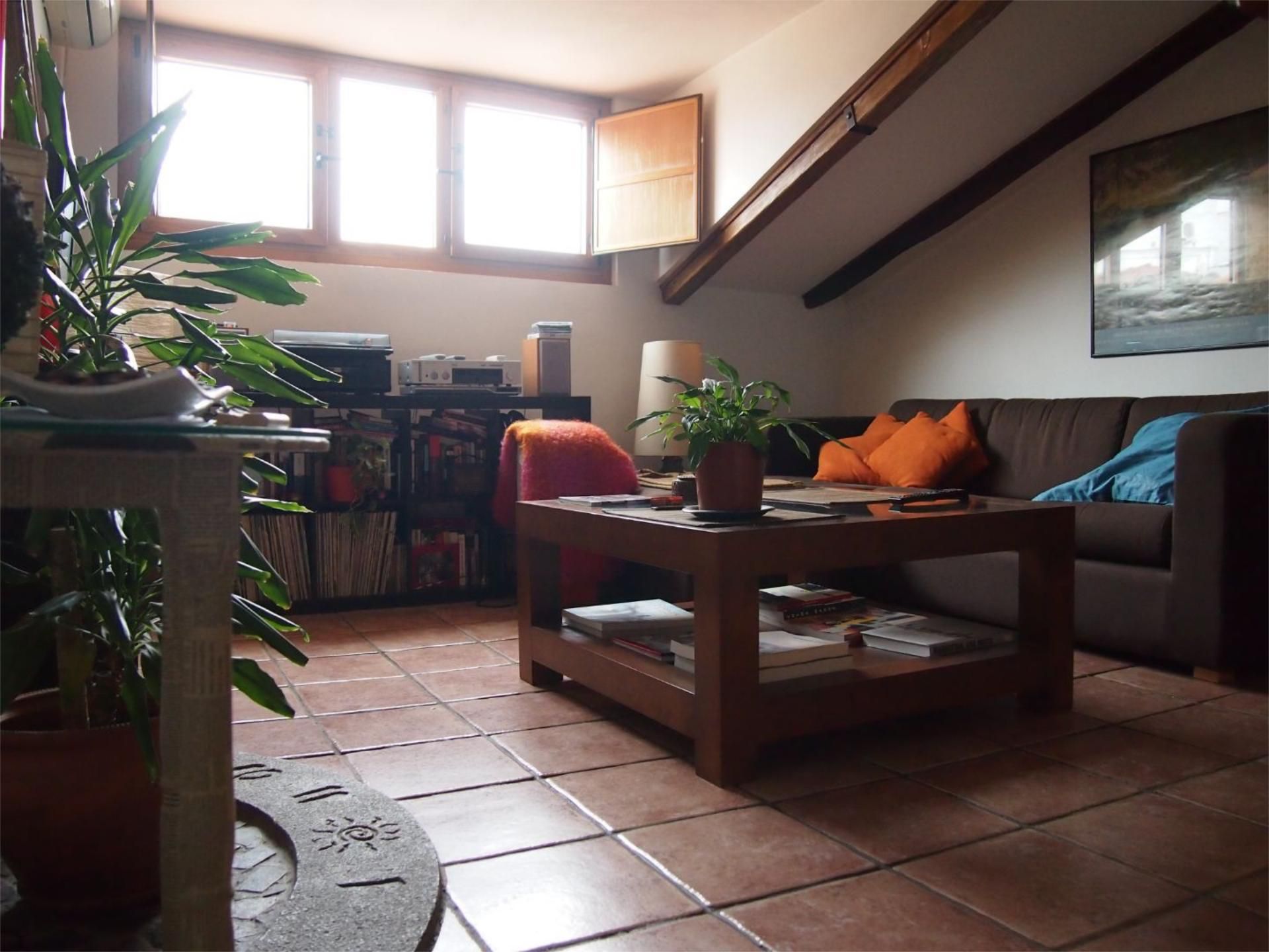 Living room of Attic to rent in  Madrid Capital  with Air Conditioner