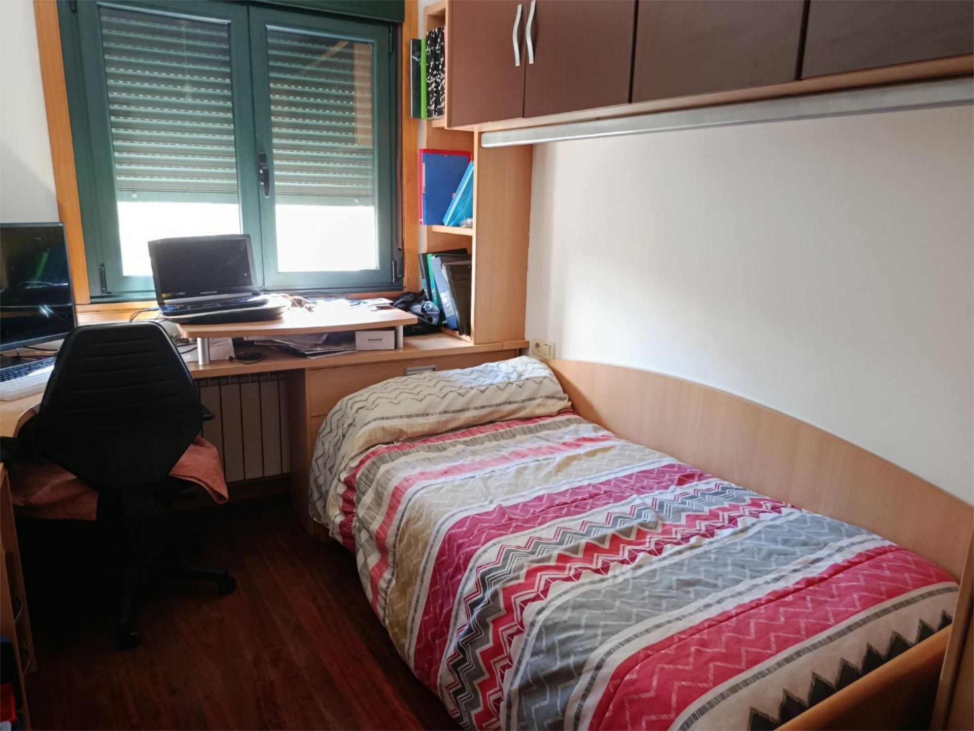 Dormitori de Pis en venda en Pontevedra Capital  amb Calefacció, Parquet i Traster