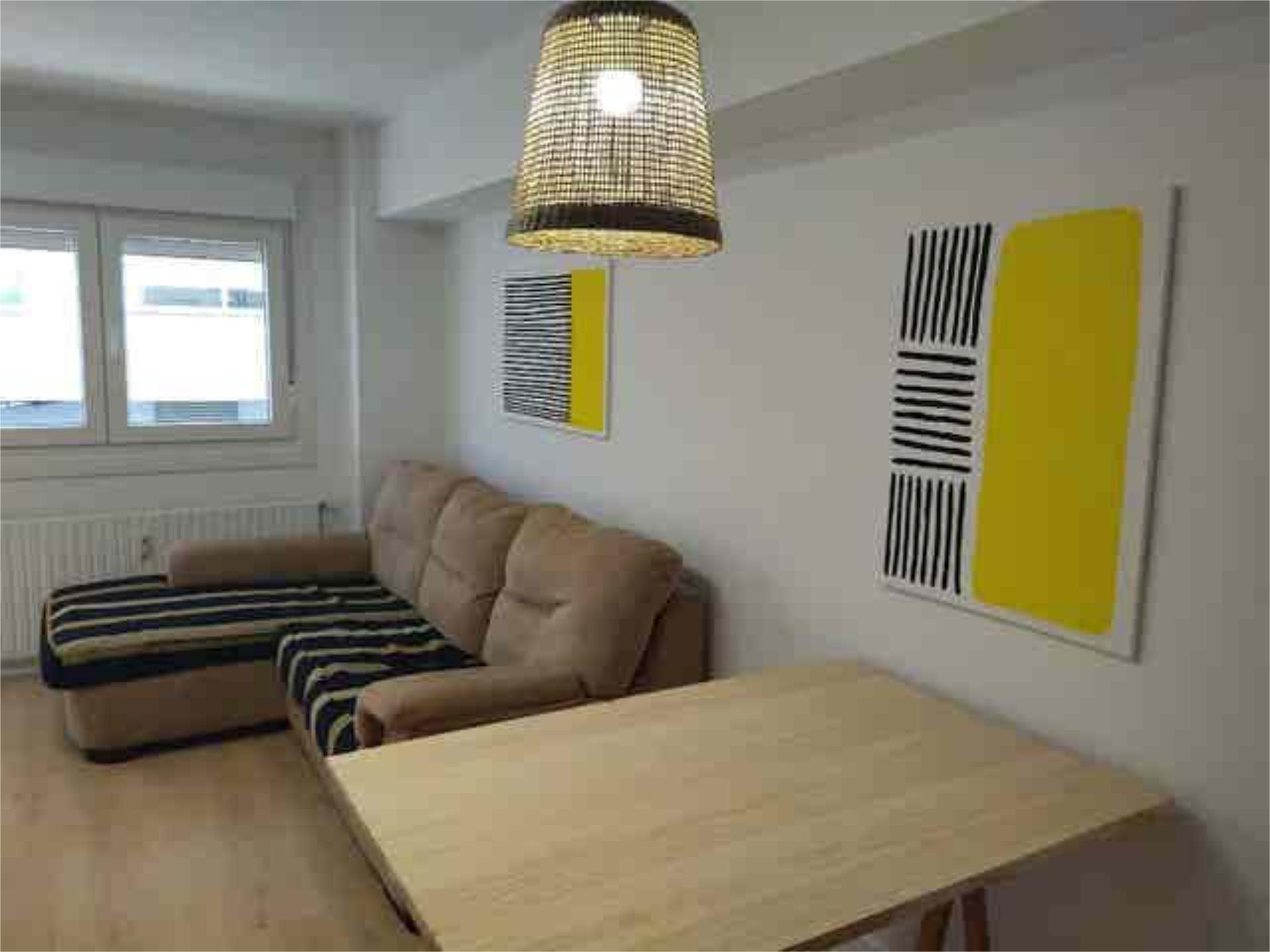 Sala d'estar de Pis de lloguer en Vigo  amb Calefacció i Terrassa