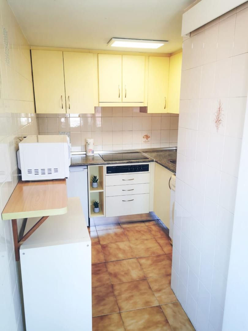 Cuina de Àtic de lloguer en A Coruña Capital  amb Moblat, Rentadora i Microones