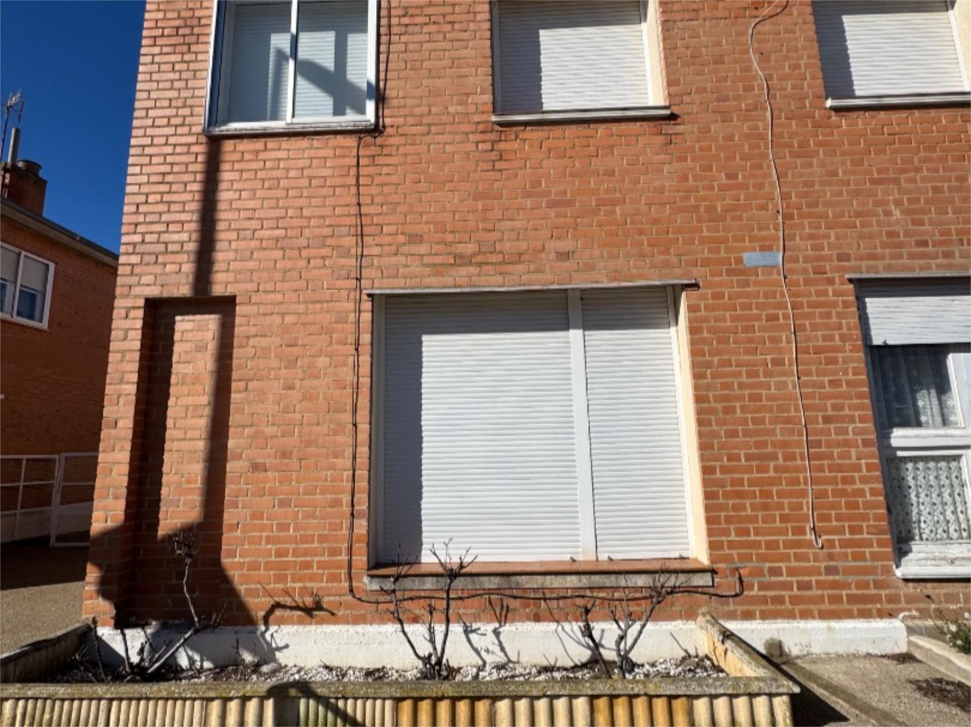 Exterior view of Flat for sale in Gurrea de Gállego  with Air Conditioner, Heating and Private garden