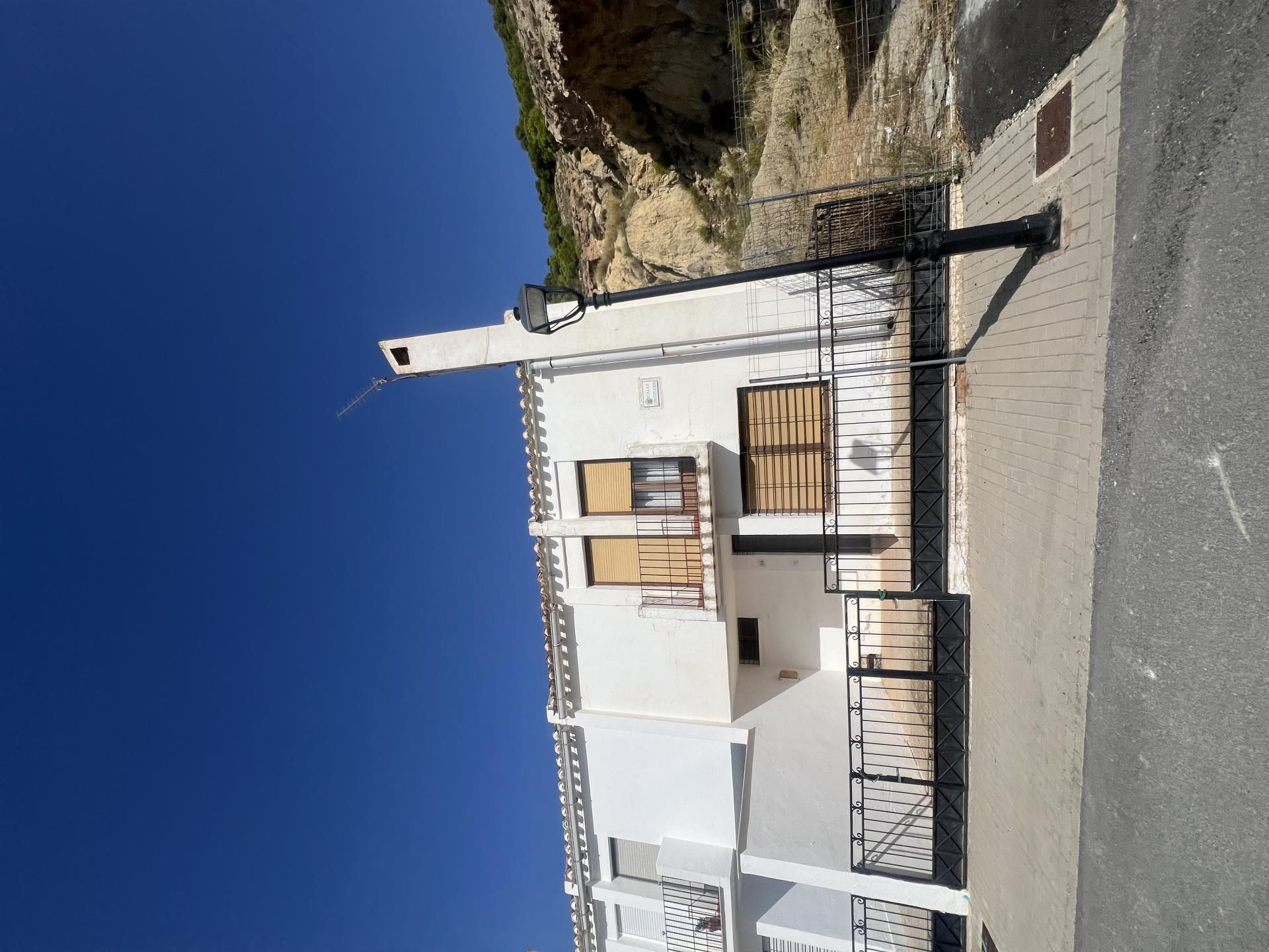 Vista exterior de Casa adosada en venta en Vélez-Blanco con Amueblado y Balcón