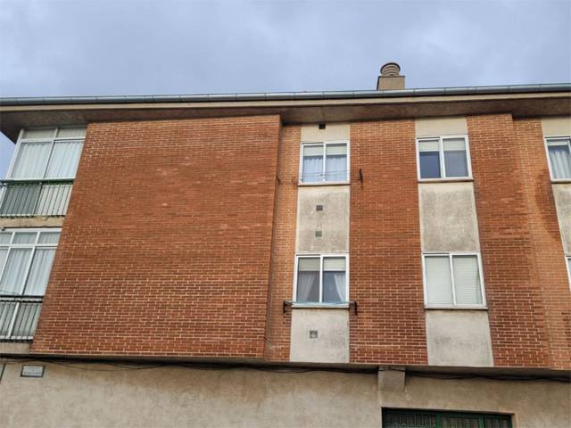 Piso en Venta en Travesía Carretera de Bernardos, 24 en Carbonero el Mayor