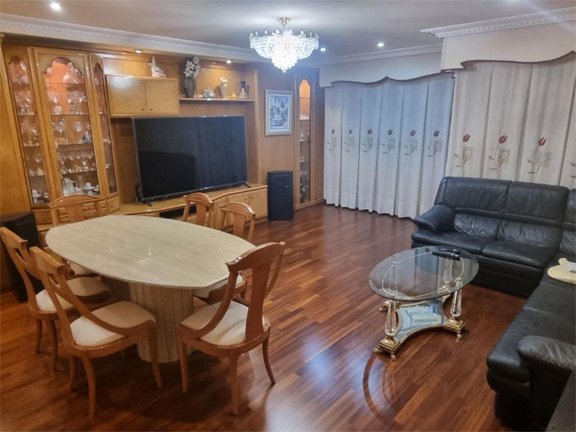Living room of Flat for sale in Paterna  with Air Conditioner, Heating and Parquet flooring