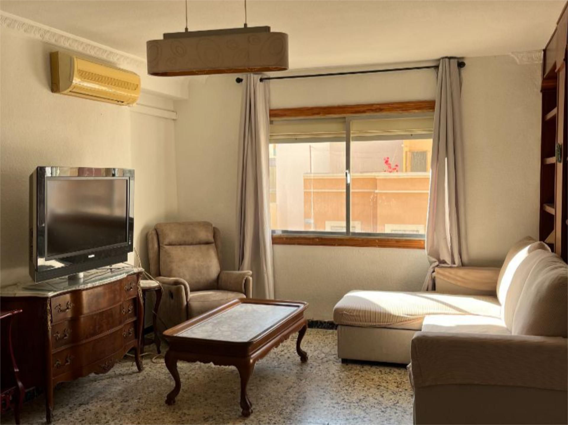 Wohnzimmer von Wohnung zur untervermieten in  Almería Capital mit Klimaanlage, Heizung und Möbliert