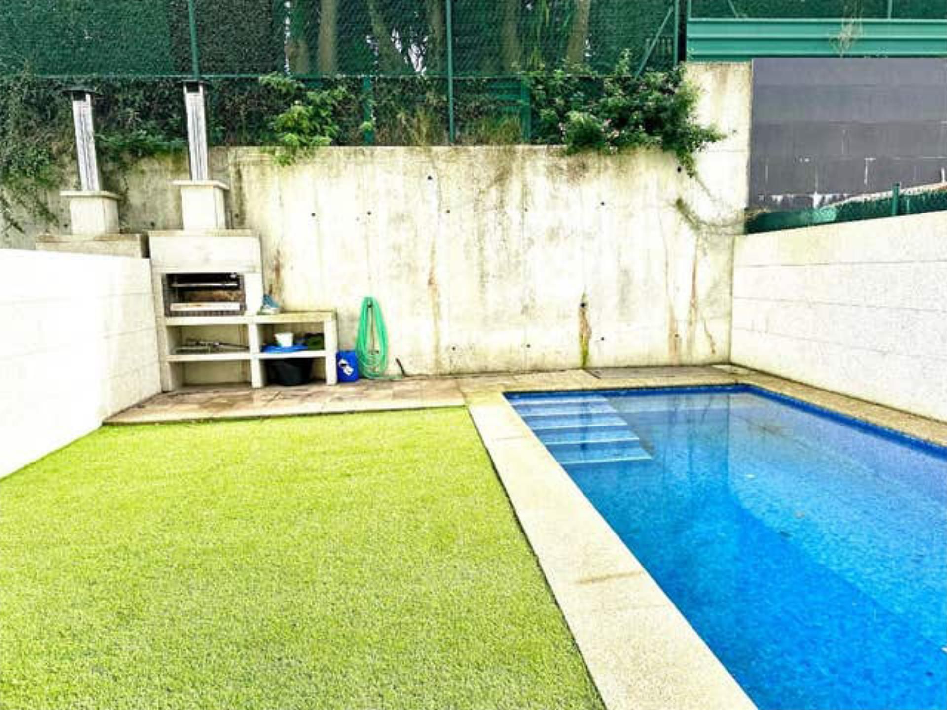 Swimming pool of Single-family semi-detached to rent in Vilagarcía de Arousa  with Heating, Private garden and Terrace